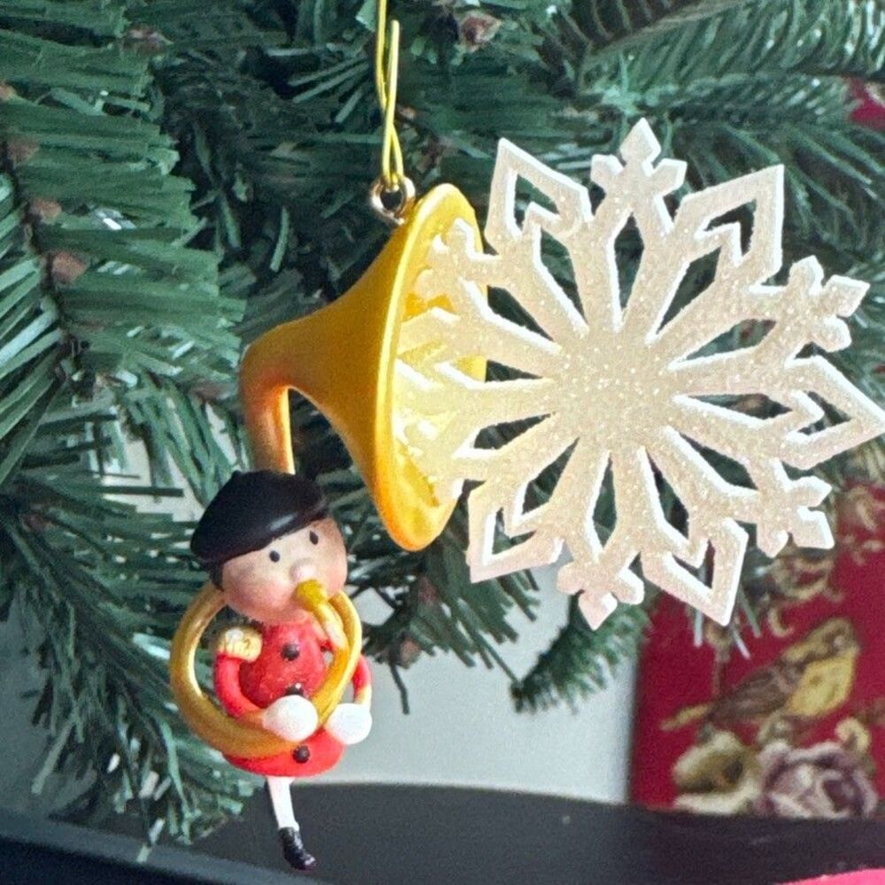 Hallmark Sweet Toot Tuba 2016 Limited Edition Musical Soldier Ornament LPR3348